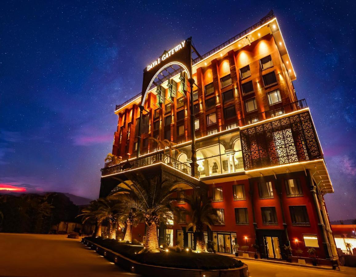 Dayal Gateway Hotel Lucknow Buitenkant foto